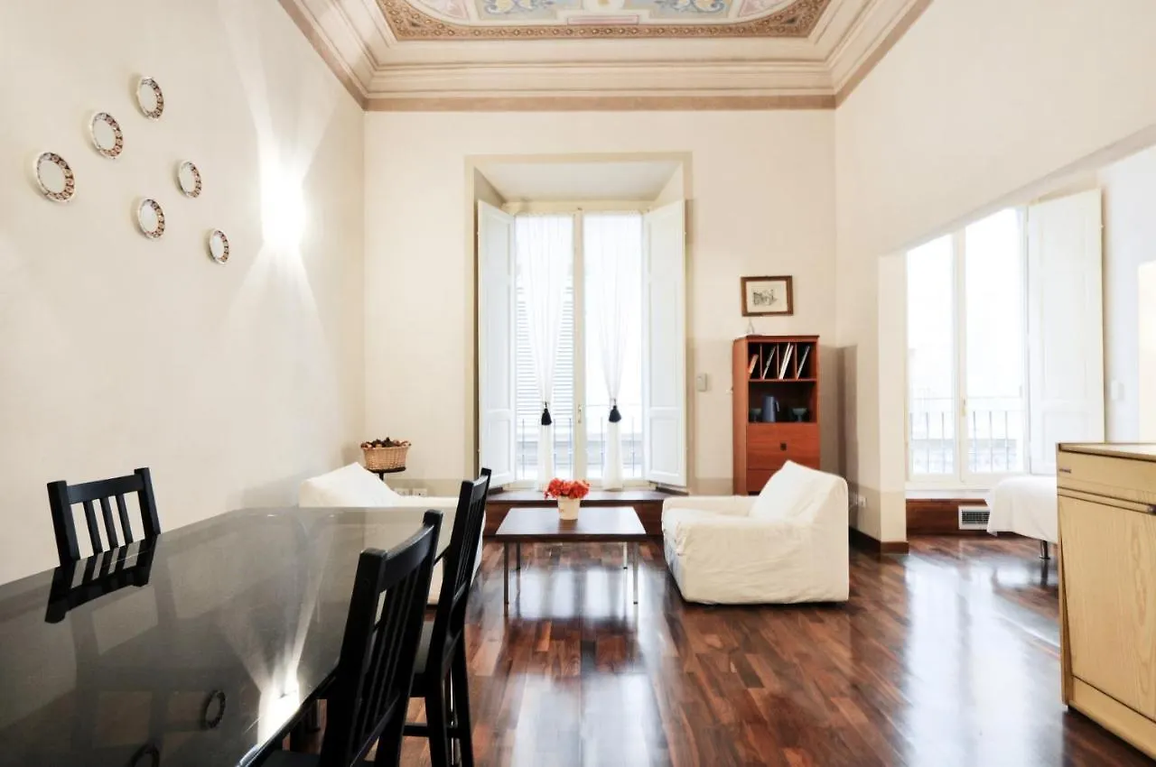 Tornaquinci Palace Florence Italie