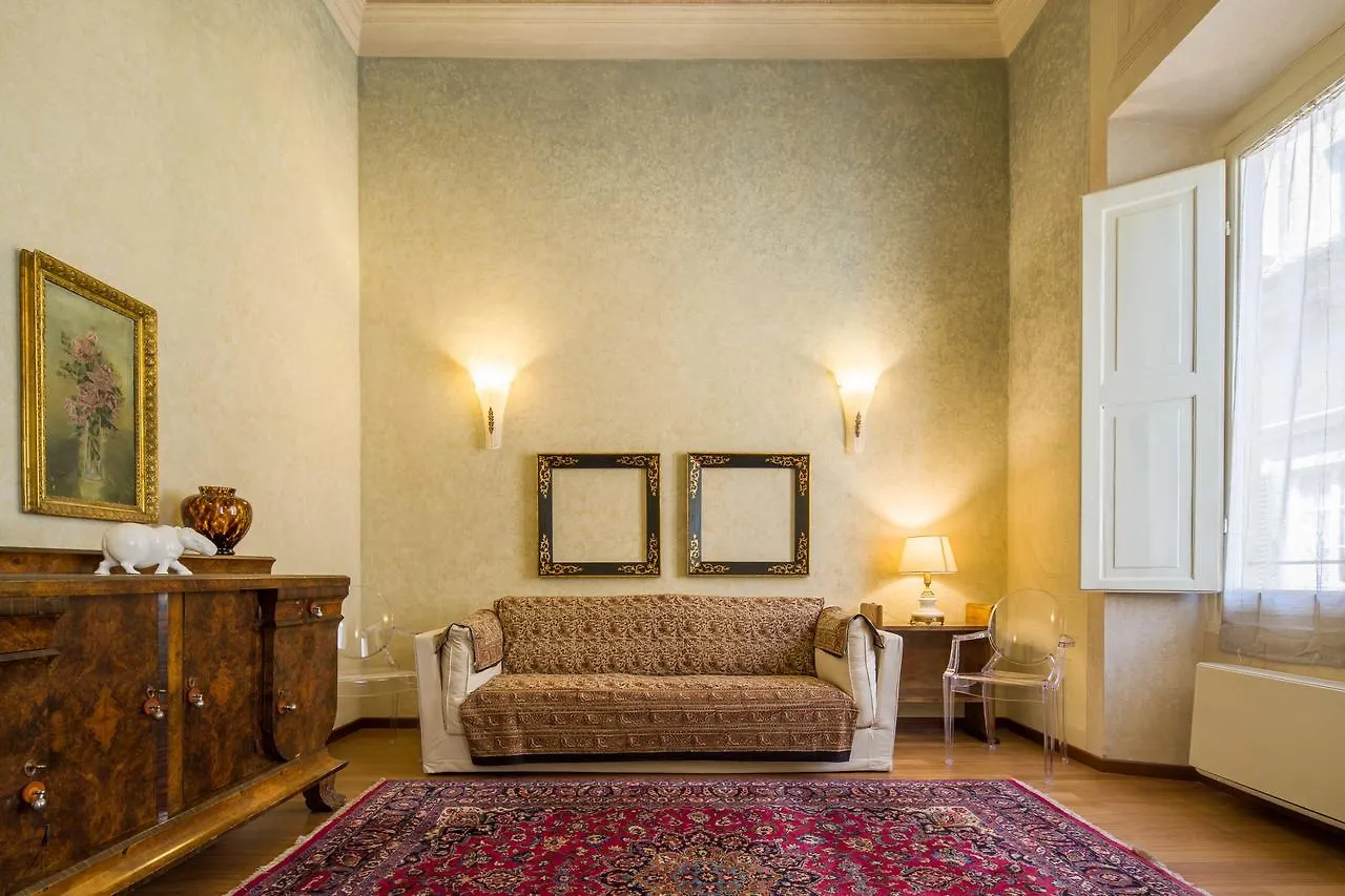 Tornaquinci Palace Florence Apartment
